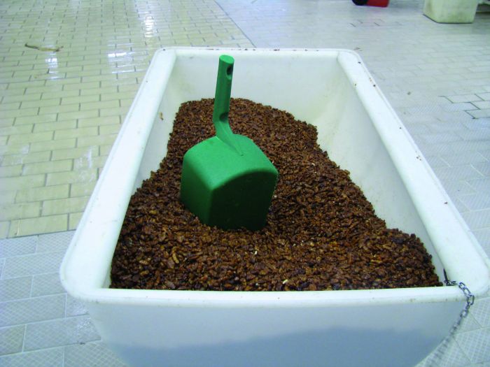 Untersetzrahmen für Mischbehälter 100 L mit 2 Lenk- und 2 gebremste Räder, Farbe weiss (pro Stück)