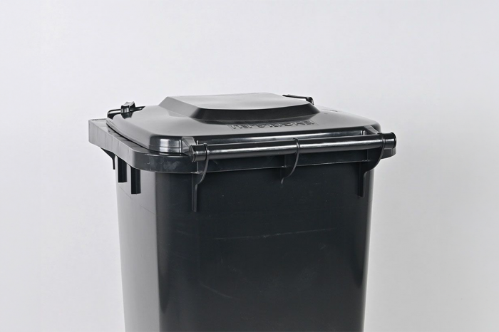 mülltonne mit deckel