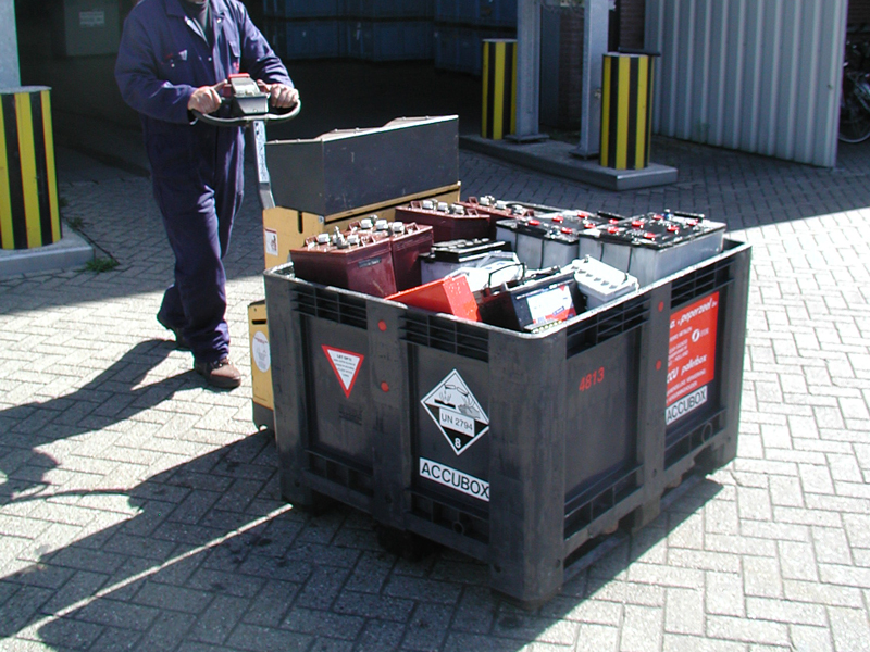 Palettenboxen zur Batteriesammlung Palettenboxen zur Batteriesammlung